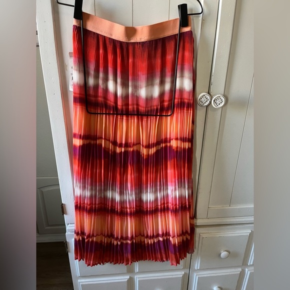 Notations Pink and Red Pleated Maxi Skirt - Picture 6 of 9